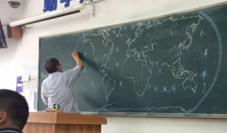 Illustration for article titled History Teacher Draws A Ridiculously Accurate World Map From Memory